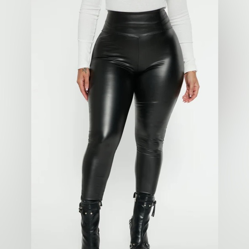 Always Around Faux Leather Legging NEW 🏷️